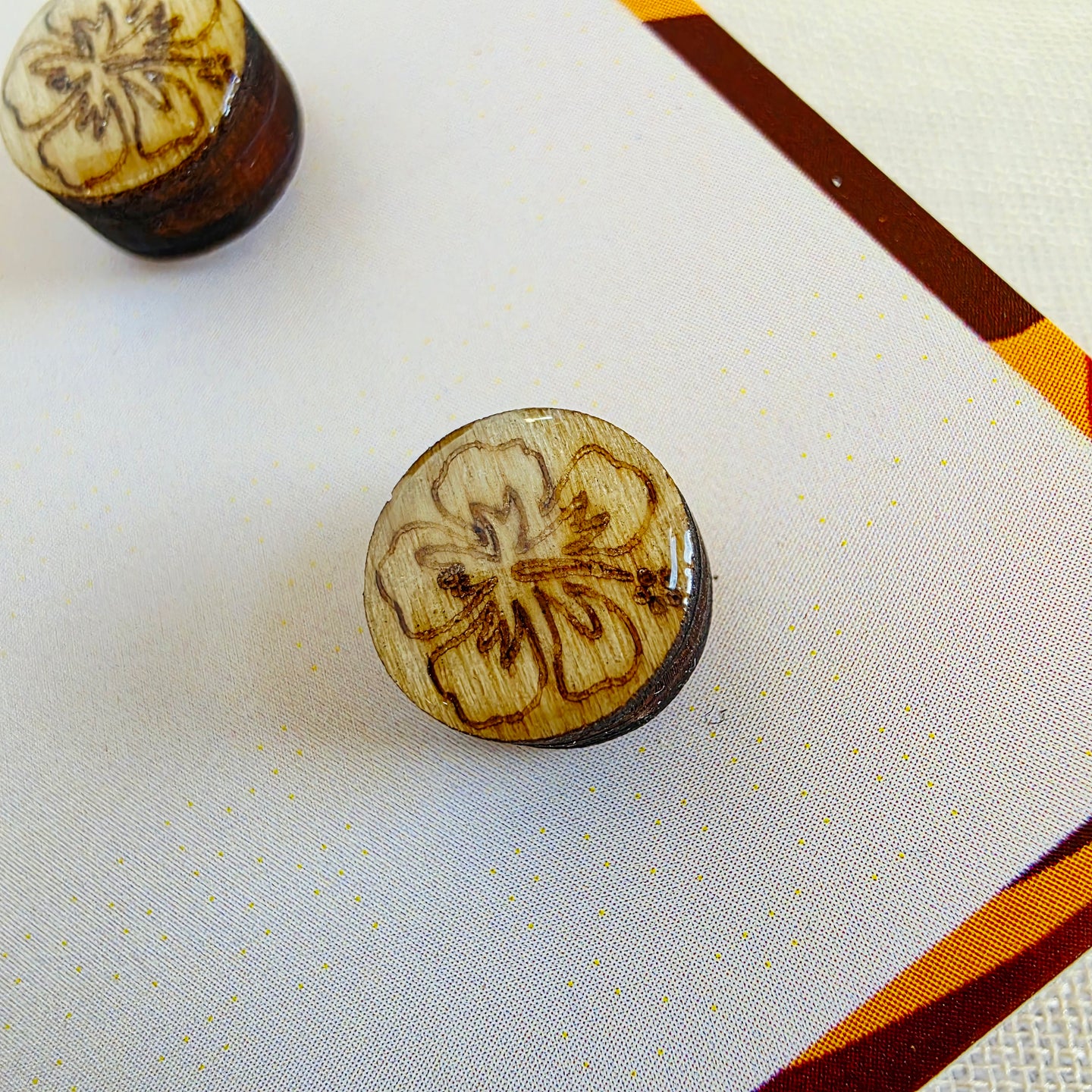 Hibiscus Studs (Guam Heritage)